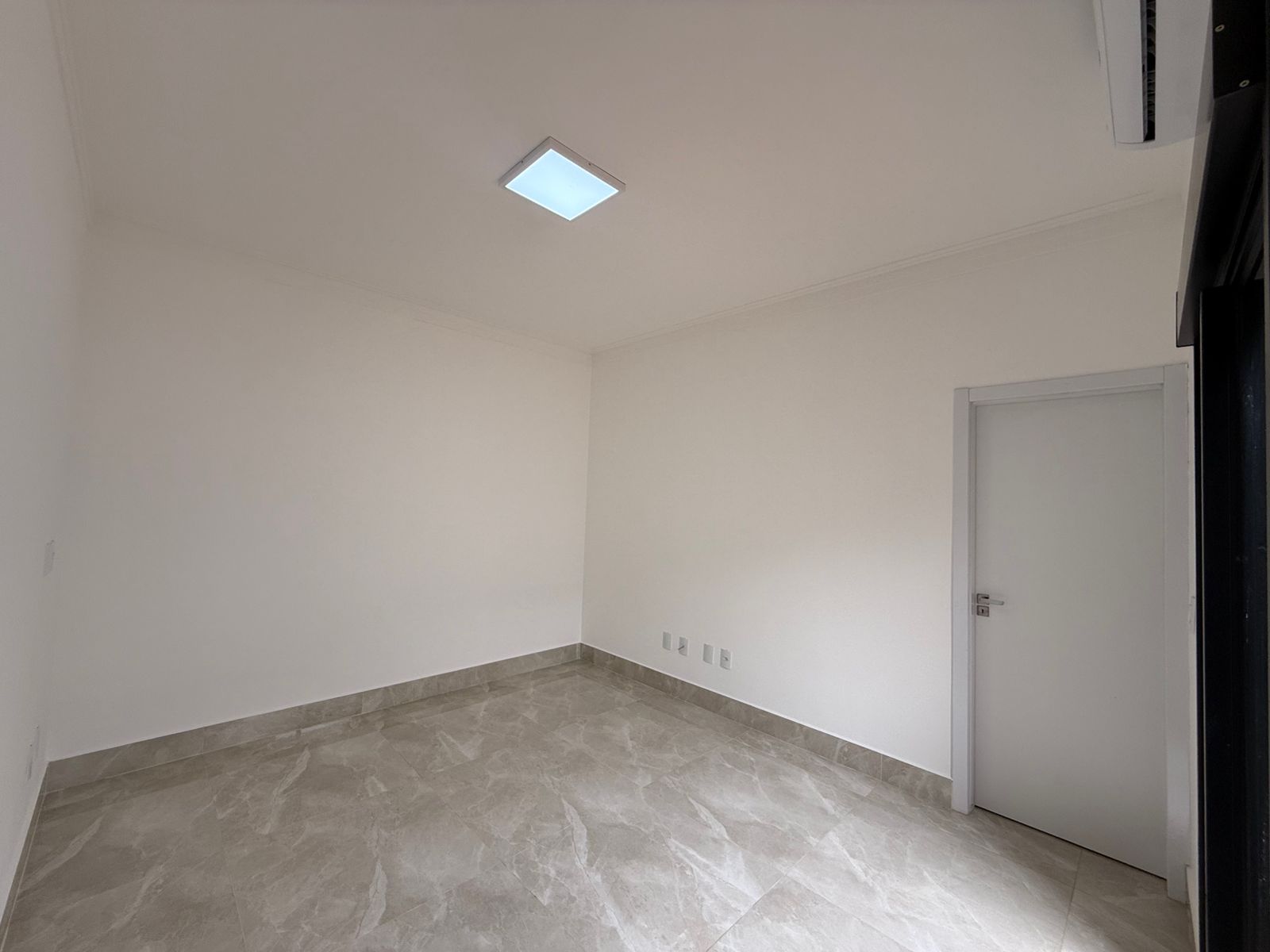 WhatsApp Image 2025-11-13 at 11.56.42 (2)