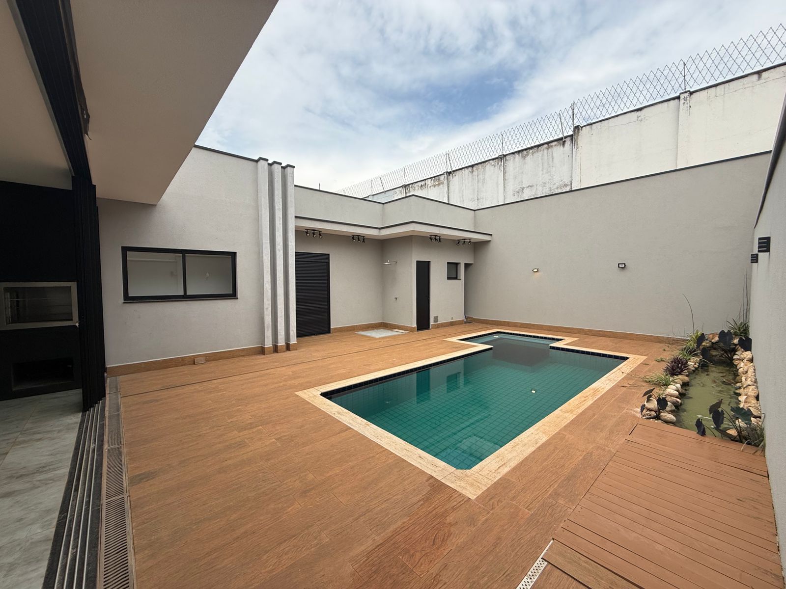 WhatsApp Image 2025-11-13 at 11.56.55 (1)